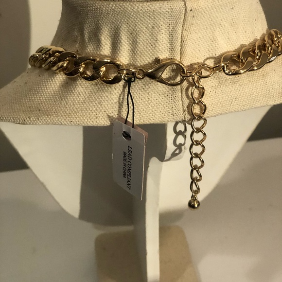 Lip Necklace - Picture 4 of 4